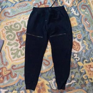 Young and reckless sweatpants